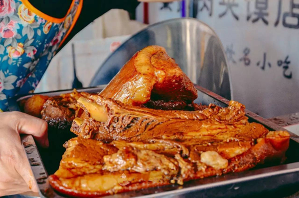 第一次吃西安肉夾饃，如何偽裝成老桿？