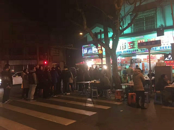 把豆?jié){油條做成夜宵，外賣月銷破百萬，他已經(jīng)做了7年的網(wǎng)紅